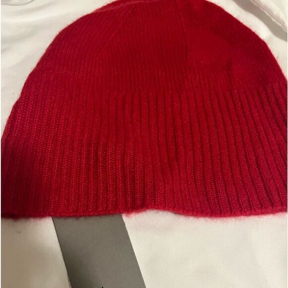 Nordstrom Cashmere knit beanie Red NWT - Picture 4 of 6